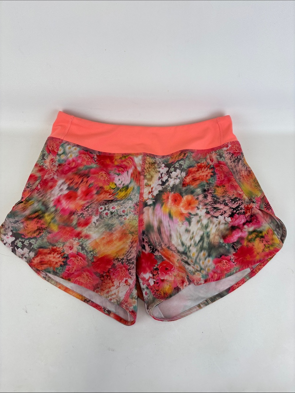 ATHLETA Girl Run The World 3” Shorts Size Large (12)